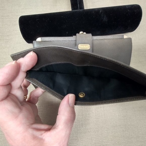 VINTAGE VALENTINO FRANCHINI TAUPE WALLET - Picture 5 of 7